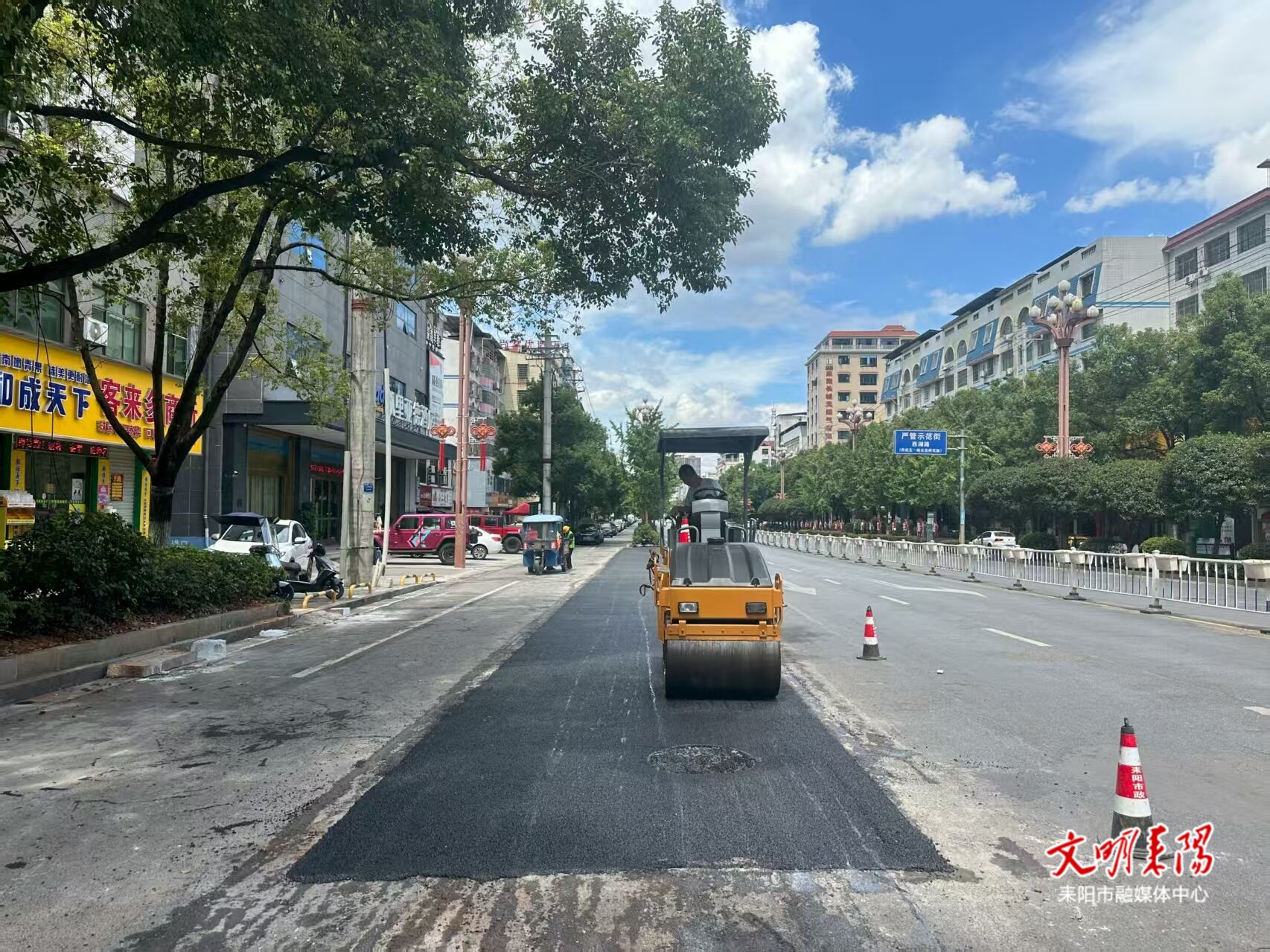 【微建设·人民城市为人民】“颜”“质”刷新！西湖路与五一路路口右转车道完成扩容改造