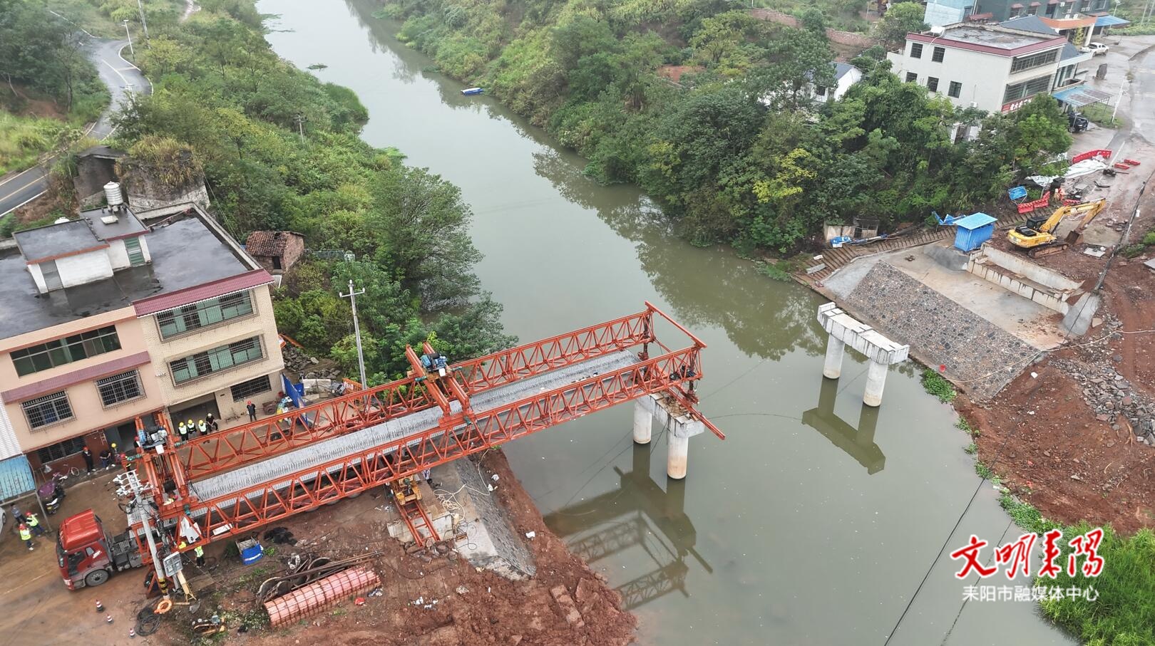 敖河桥重建正式进入梁体连接阶段   有望10月底实现全线贯通