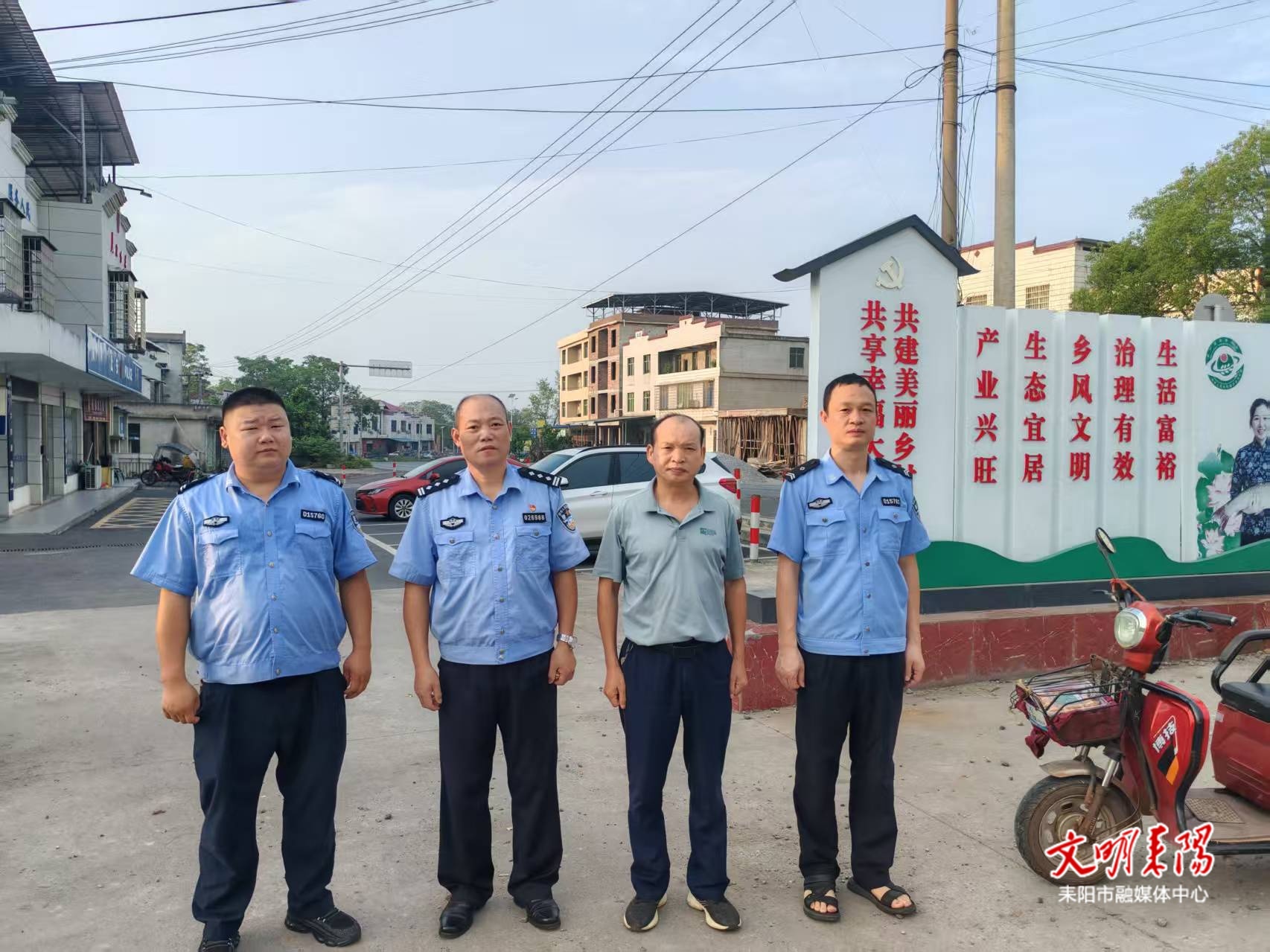 大和圩乡：坚守岗位“不缺席”  双节守护“不打烊”