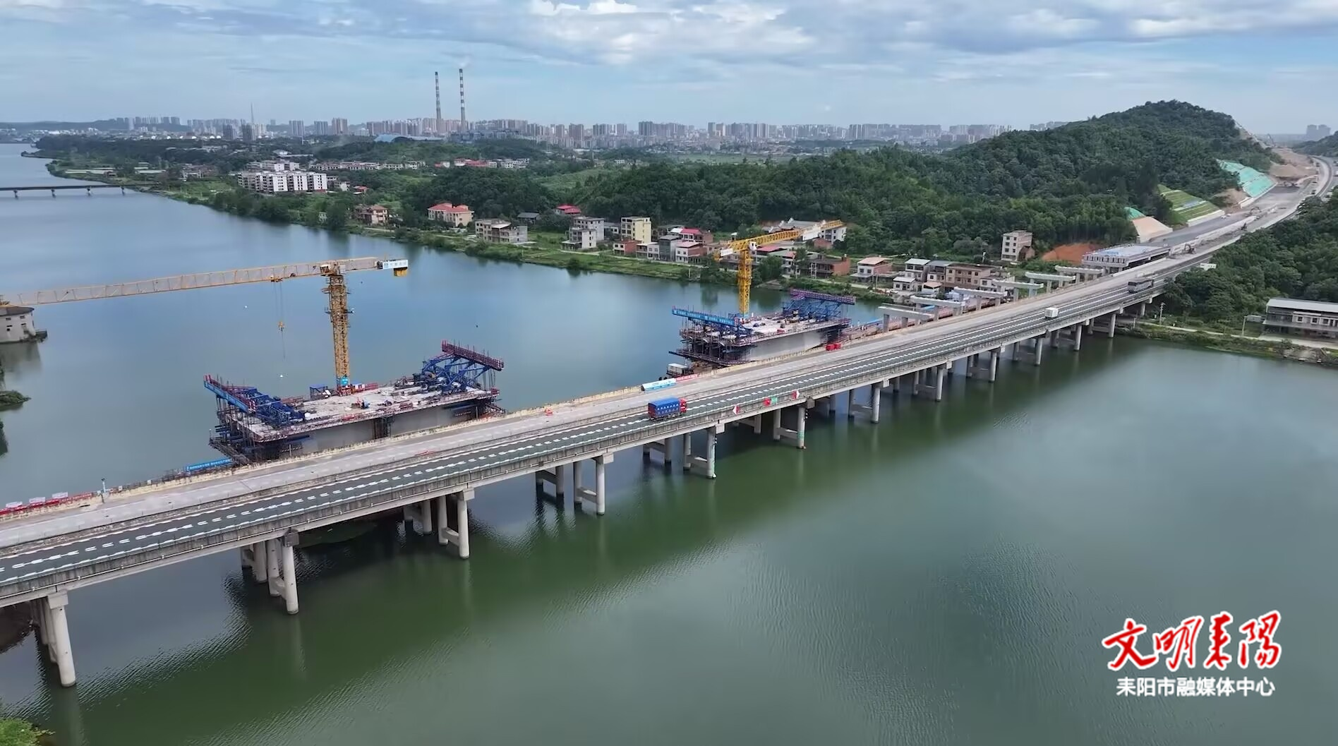 蹄疾步稳筑通途