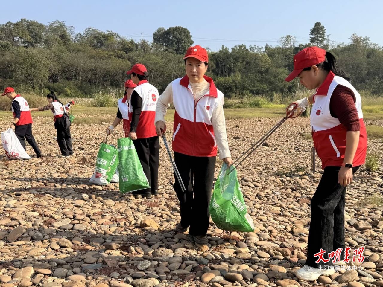 【凡人·微光】耒水河畔的守望者：亲清“姐妹花” 一心护清流