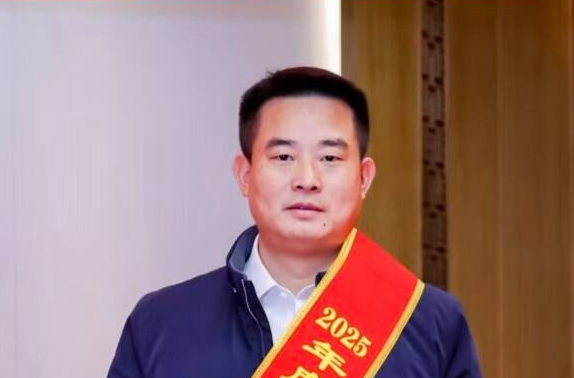 喜讯！“兵支书”肖平华获评2025年度湖南“最美退役军人”