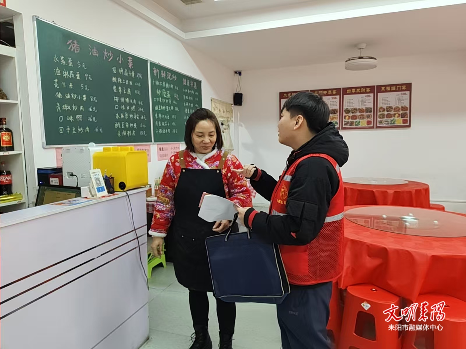 “敲门”送安全！蔡子池街道“零距离”宣传交通安全知识