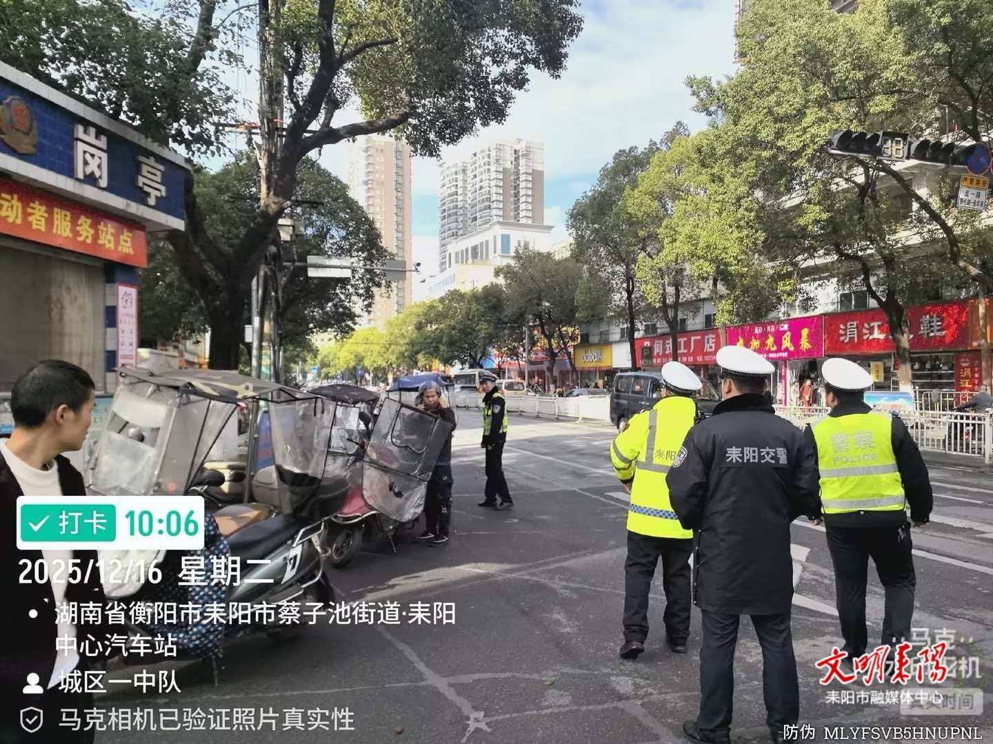 拧紧群众出行“安全阀”！耒阳交警开展“一盔一带”专项整治攻坚行动