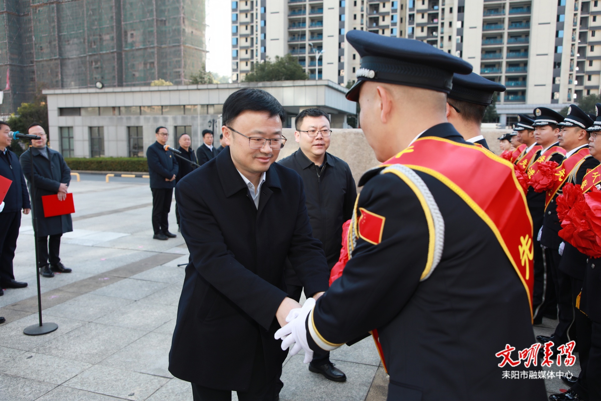 张润槐陈昌义看望慰问公安民警辅警