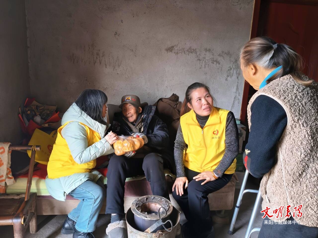 微阳公益：用陪伴温暖百岁抗战老兵的冬日光阴