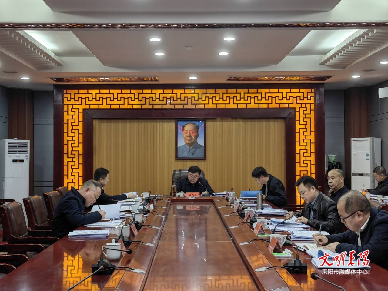 耒阳市政府理论学习中心组举行2026年第一次集体学习暨民主生活会专题学习研讨会