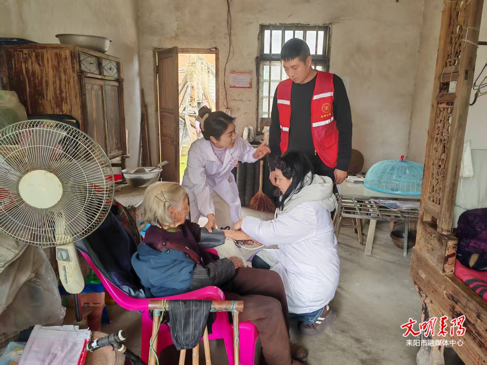 乡村振兴医疗帮扶活动走进陆新村