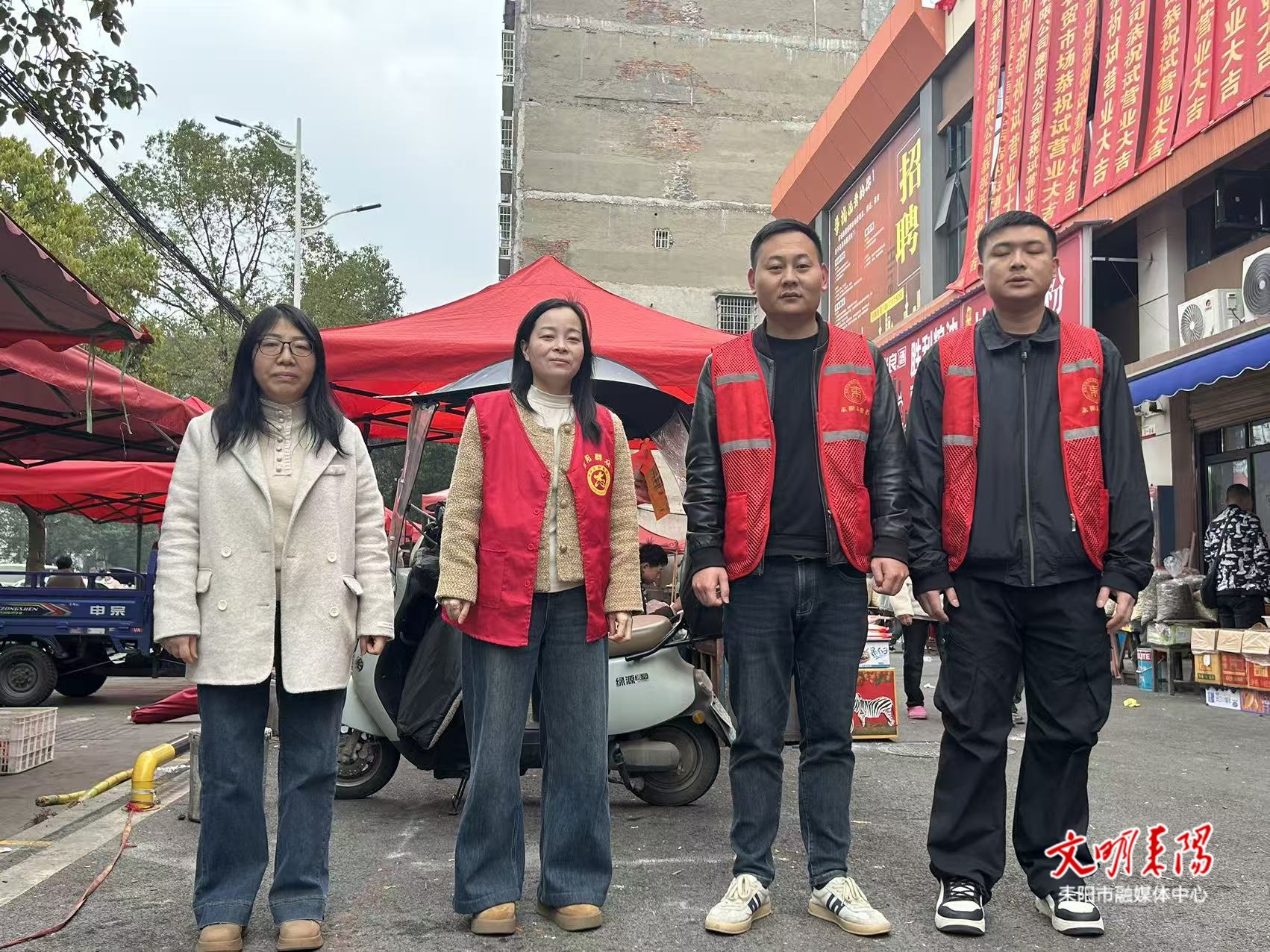 平安迎新春 守护回家路——耒阳市各乡镇街道全面开展春运安全劝导与新春祝福行动