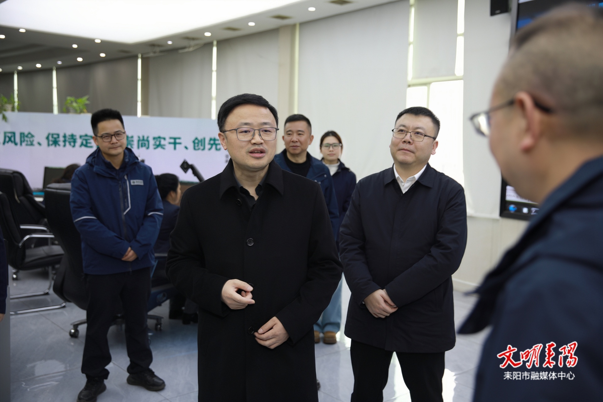 张润槐陈昌义看望慰问一线工作人员