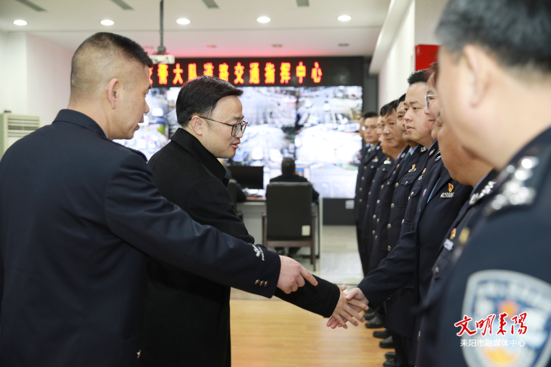 张润槐督导春节保畅通工作并看望慰问一线公安交警