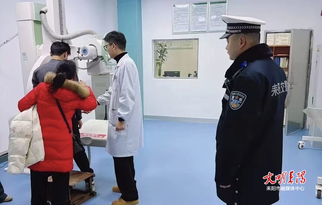 与时间赛跑！耒阳交警开辟“生命通道”紧急护送脑出血患者就医