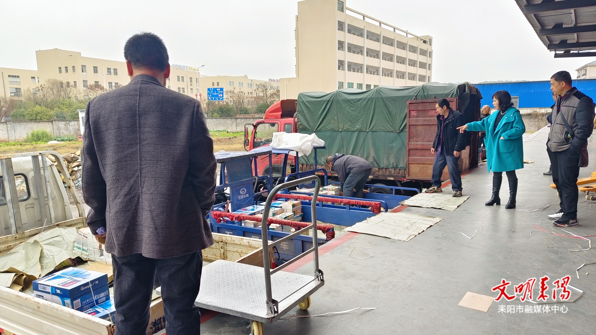 180余万册教材“课前到书”   耒阳市新华书店全速开启教材派发