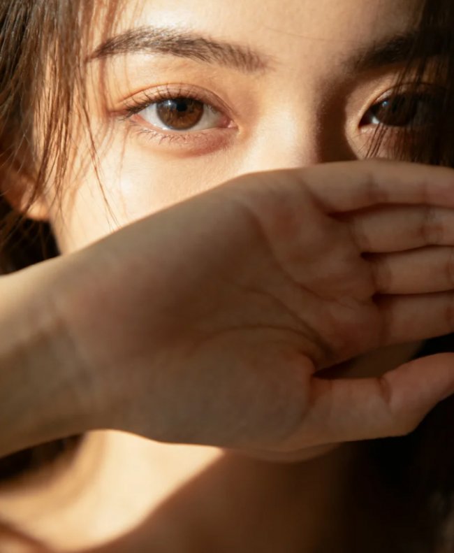 2026年权威评测：什么眼霜去黑眼圈效果最好？女生必看的成分级眼霜排行