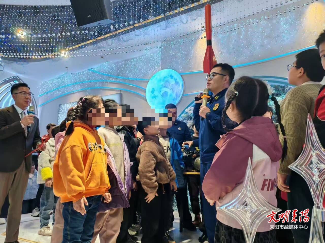 爱心助学传温暖 安全宣教护成长