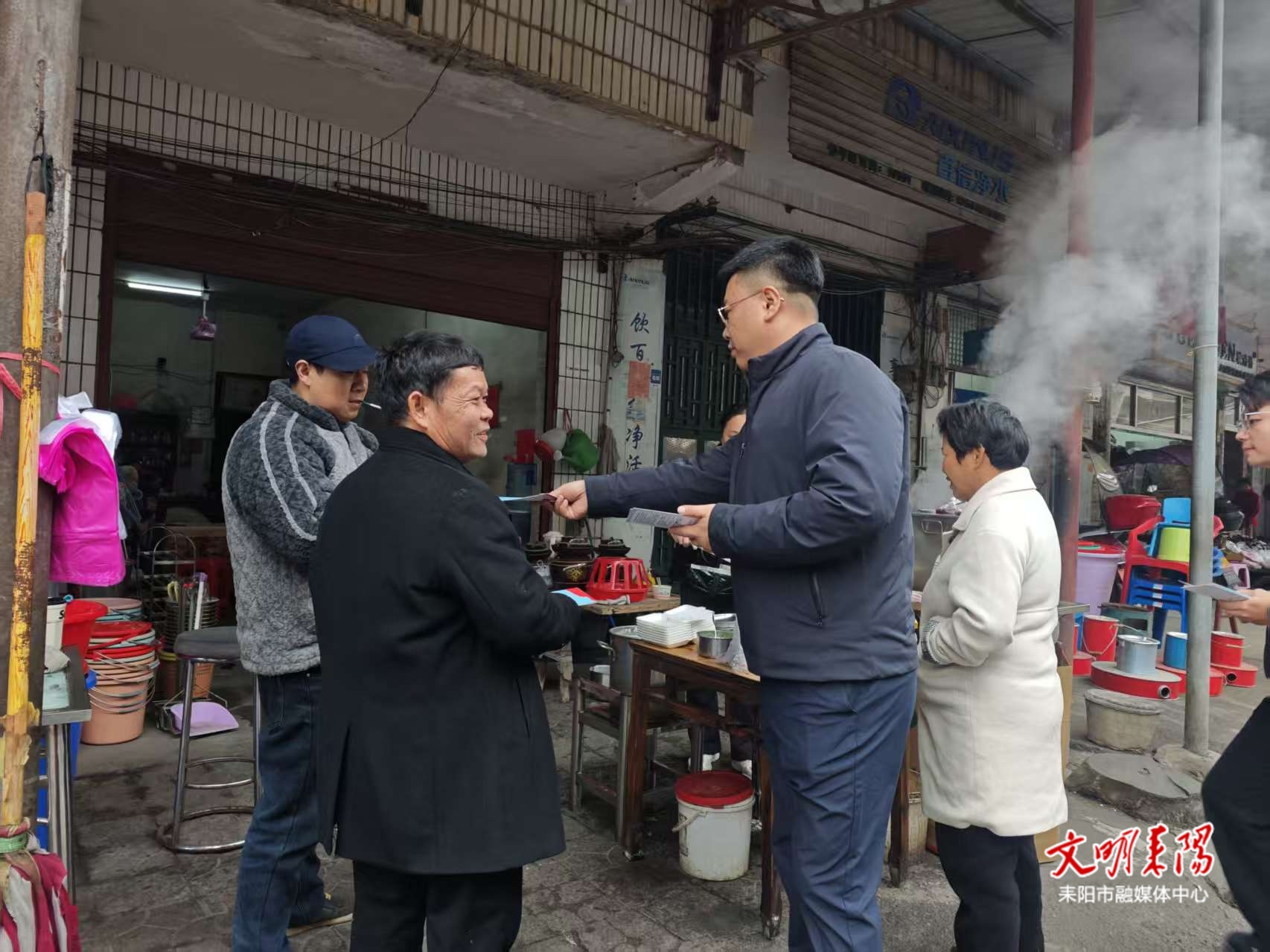 【健康人生 绿色无毒】公平圩镇：圩场里话禁毒 筑牢冬春防毒线