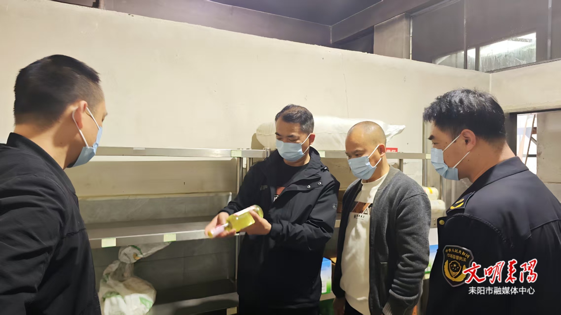 市领导检查校园食品安全工作