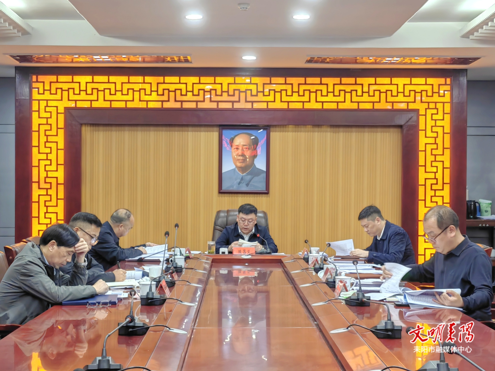 市政府理论学习中心组举行2026年第三次集体学习暨树立和践行正确政绩观学习教育读书班