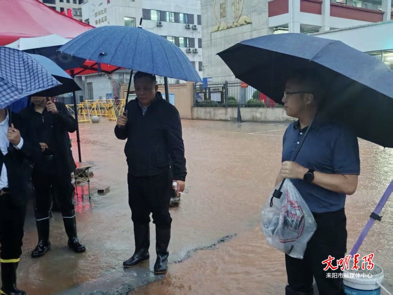 风雨中的“硬核”守护！耒阳广大党员干部用担当撑起群众“安全伞”
