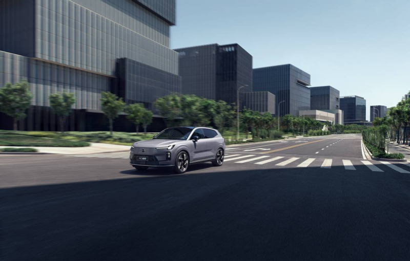 沃尔沃 XC70才是跑高速稳的 SUV 该有的底气