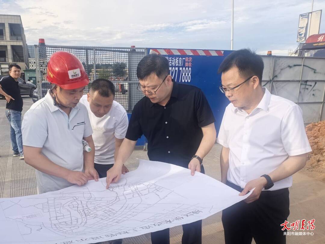 陈昌义调度城区供水保障工作