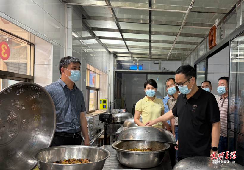 让“校园餐”成为“放心餐”