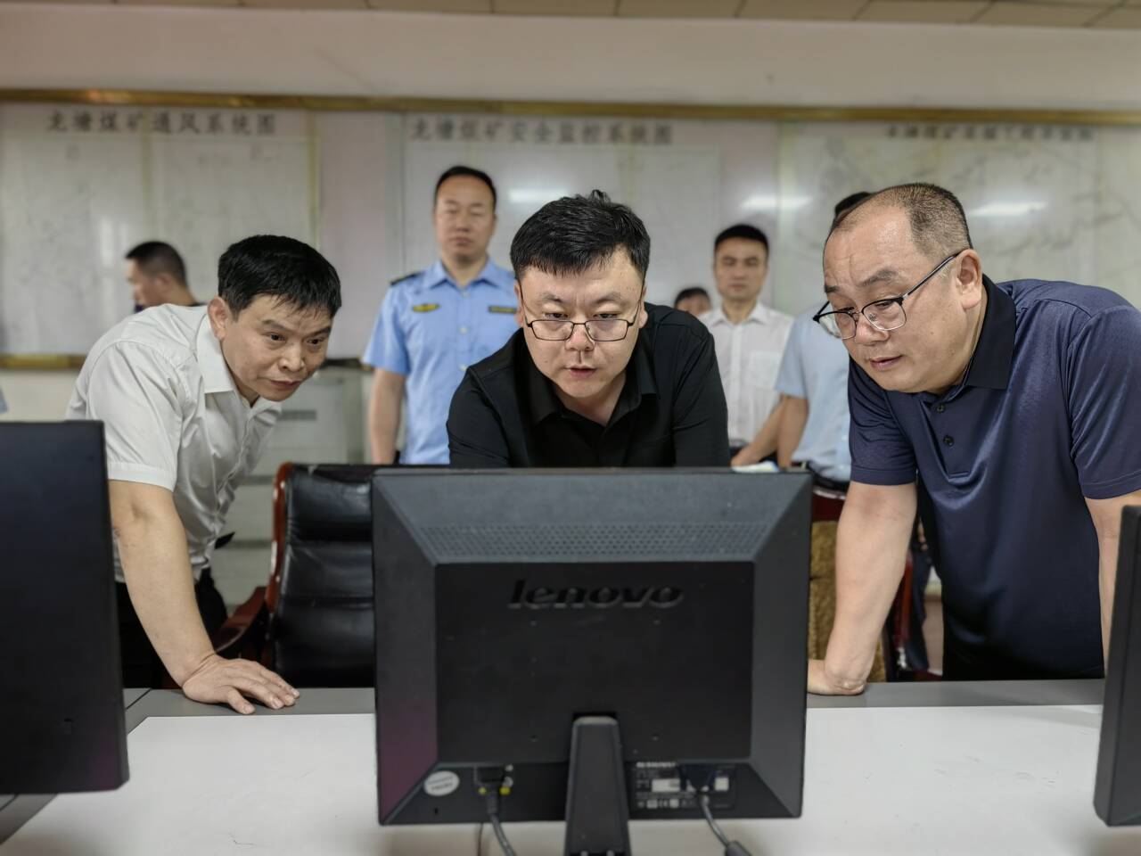 陈昌义带队督导煤矿、新能源企业安全生产 开展“送解优”服务