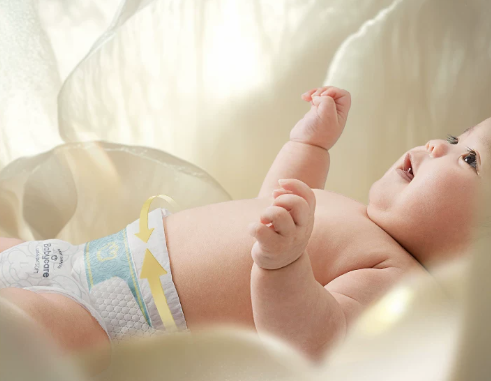 两款新生儿纸尿裤实测：Babycare金山茶与好奇小企鹅谁更高端？