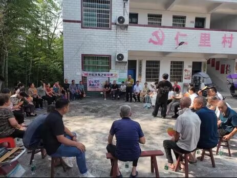 党群阵地聚合力 屋场党课润民心