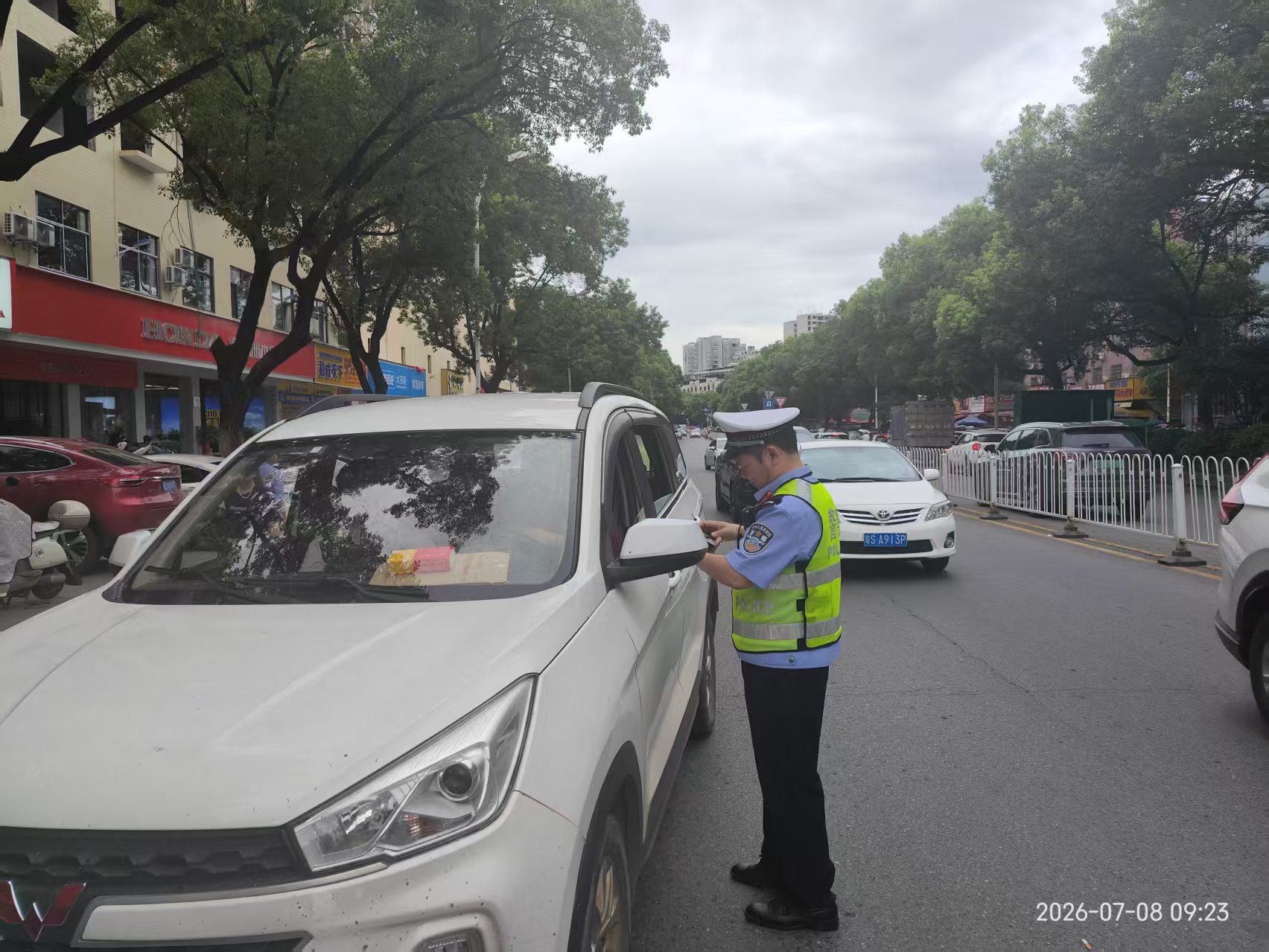 耒阳重拳整治五里牌汽车站周边交通秩序