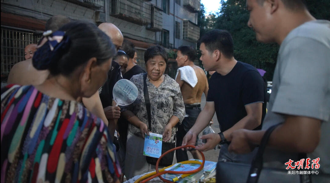敲门“送平安”！市住建局开展燃气安全宣传进社区活动