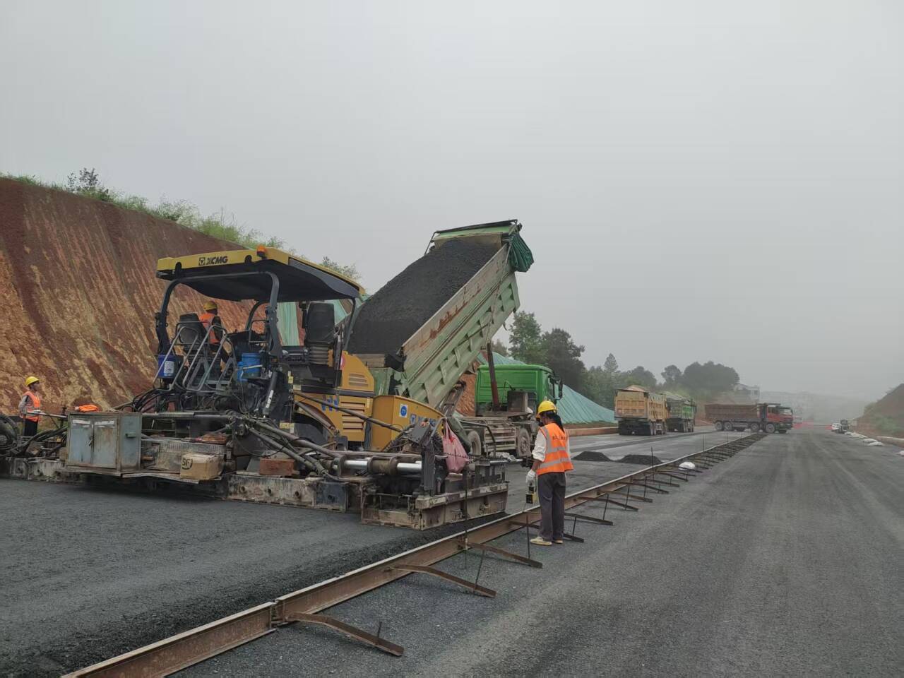 破局攻坚启新程 G107绕城公路项目建设加速推进