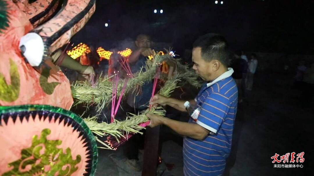 月圆守非遗，龙舞传薪火！耒阳百年稻草龙民俗“焕”发新生